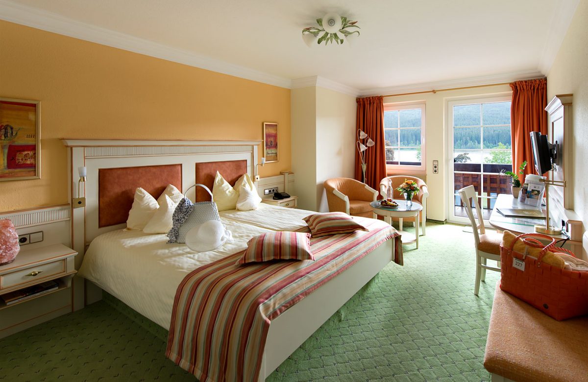 Hotelfotografie Hotel Auerhahn mit Doppelzimmer und Seeblick | Felix Krammer Fotografie