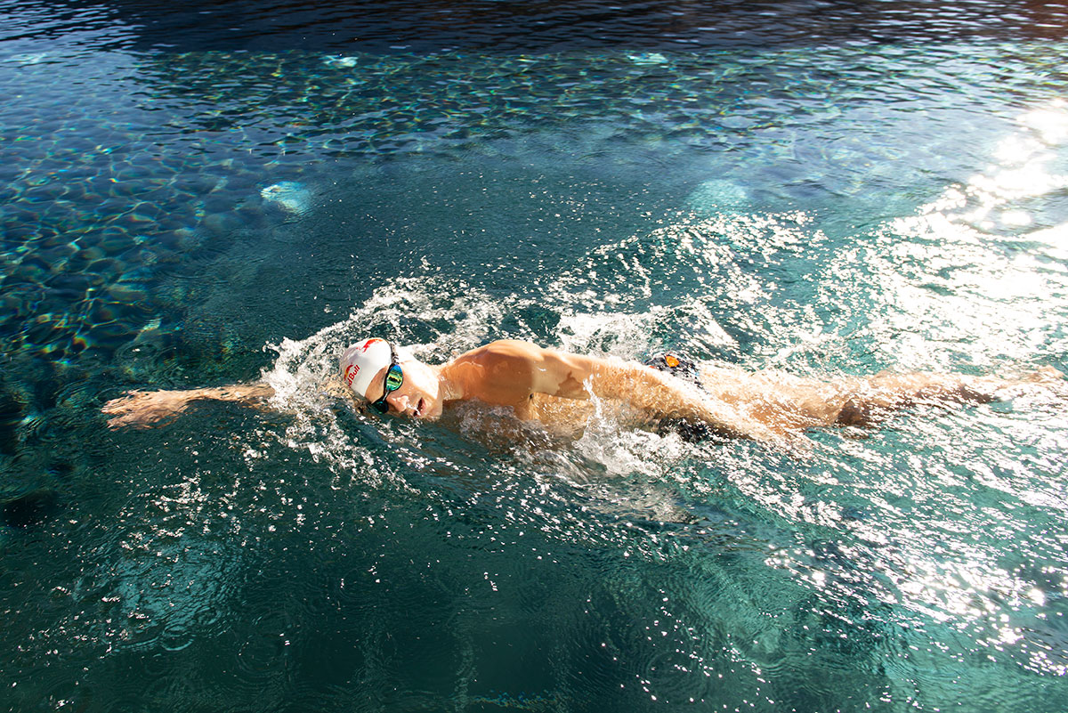 Sportfotografie mit Ironman Weltmeister Sebastian Kienle beim Kraulschwimmen. | Felix Krammer Fotografie